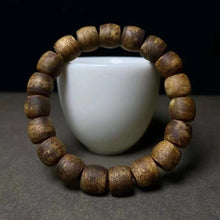 Load image into Gallery viewer, Green Kynam Wild Oud Agarwood Bracelet from Hainan 12mm Diameter Beads Genuine Wild Agarwood