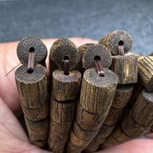 Load image into Gallery viewer, Green Kynam Agarwood Bracelet from Hainan 7mm Beads Genuine Wild Agarwood