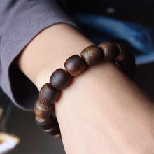 Load image into Gallery viewer, Green Kynam Agarwood Bracelet from Hainan 12mm Diameter Beads Genuine Wild Agarwood