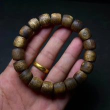 Load image into Gallery viewer, Green Kynam Wild Oud Agarwood Bracelet from Hainan 12mm Diameter Beads Genuine Wild Agarwood