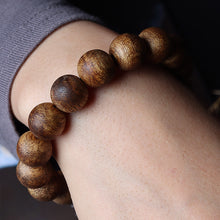 Load image into Gallery viewer, Green Kynam Agarwood Bracelet from Nha Trang Vietnam 12mm Diameter Beads Genuine Wild Agarwood