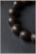 Load image into Gallery viewer, Wild Agarwood Bracelet from Kalimantan Indonesia 14mm Diameter Beads Genuine Agarwood