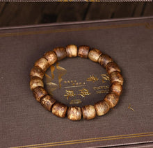 Load image into Gallery viewer, Green Kynam Agarwood Bracelet from Hainan 11mm Beads Genuine Wild Agarwood