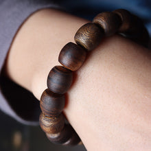 Load image into Gallery viewer, Green Kynam Agarwood Bracelet from Hainan 12mm Diameter Beads Genuine Wild Agarwood
