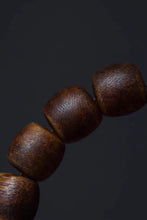 Load image into Gallery viewer, Green Kynam Agarwood Bracelet from Nha Trang Vietnam 12mm Beads Genuine Wild Agarwood