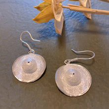 Load image into Gallery viewer, SANLUYI Hat-shaped Sterling Silver Earrings