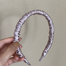 Load image into Gallery viewer, 100% Pure Mulberry Silk Headband—Effortlessly Chic