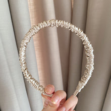 Load image into Gallery viewer, 100% Pure Mulberry Silk Headband—Effortlessly Chic